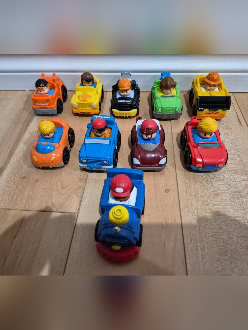 10 Fisher Price Little People Wheelies - Picture 1 of 2